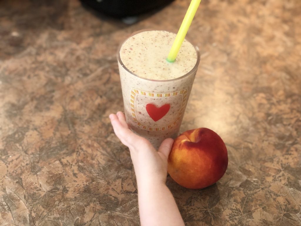 Healthy Peaches and Cream Breakfast Smoothie high-protein low-sugar clean eating recipe