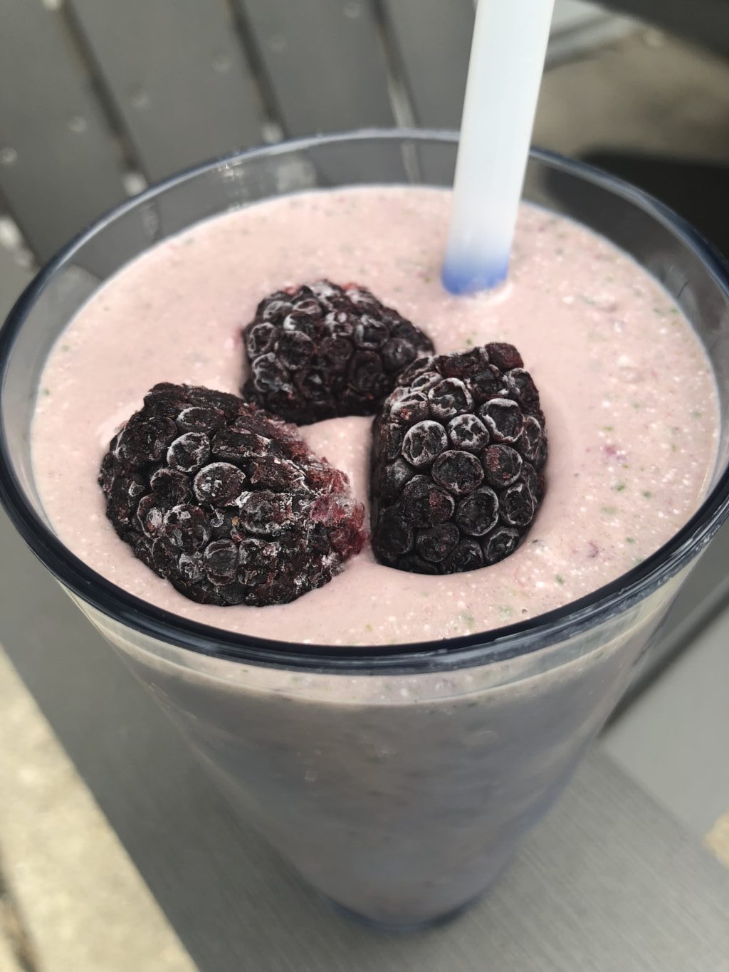 Clean eating Blackberry-Almond Cheesecake Smoothie | No refined sugar, all-natural ingredients, no fillers