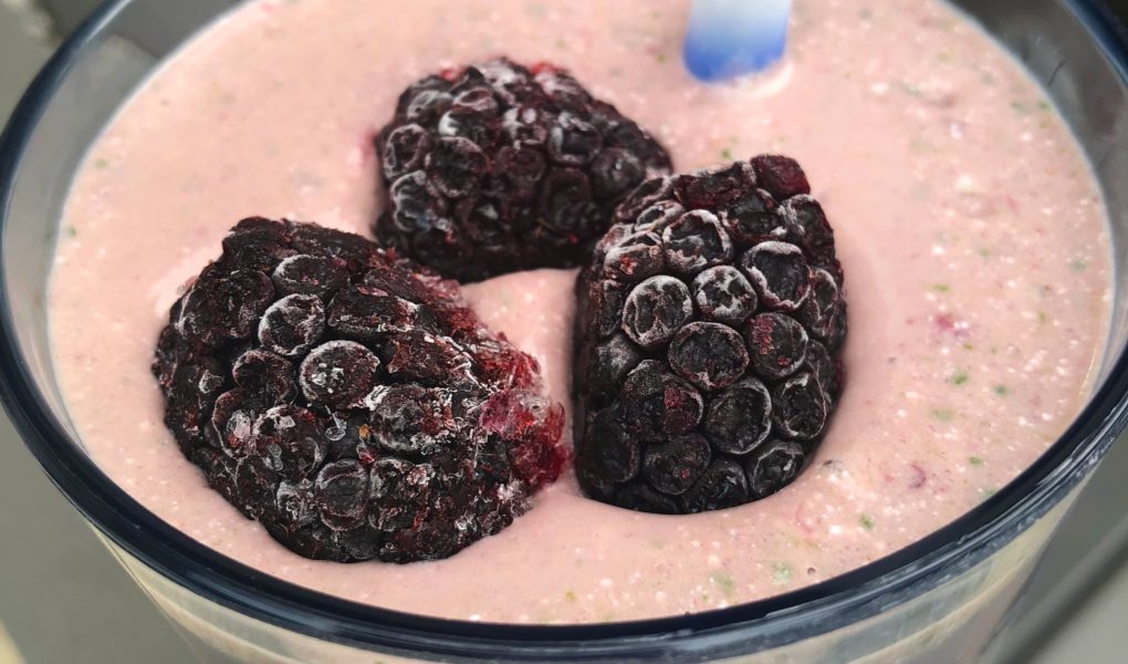 Clean eating Blackberry-Almond Cheesecake Smoothie | No refined sugar, all-natural ingredients, no fillers