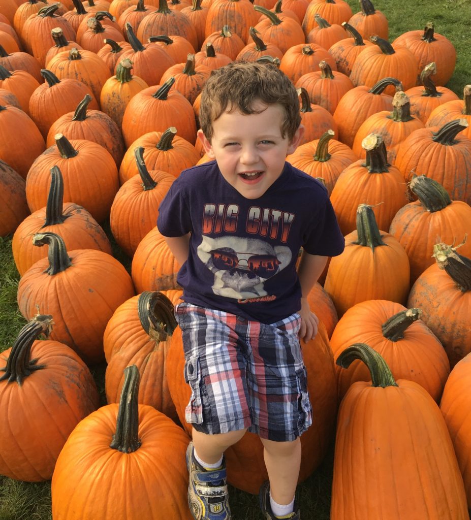 Fall Family Bucket List: Kid and Family Activities to Celebrate the Autumn Season