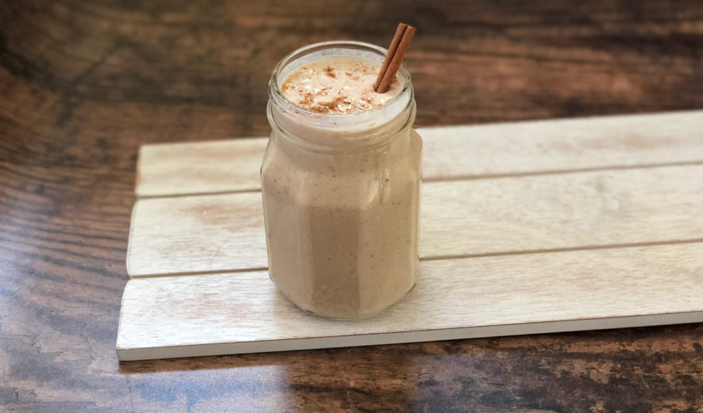 Healthy protein-packed Cinnamon Roll Oatmeal smoothie with no added sugar. Clean eating low-sugar breakfast on the go.