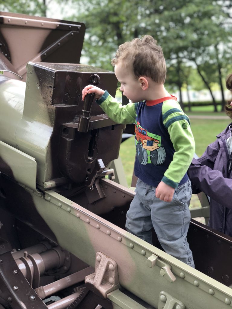 Fun Family Field Trip: Cantigny Park | Tips to explore the gardens and park with kids in tow