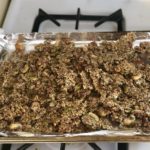 Paleo Apple Pie Granola: No refined sugar, clean eating, naturally sweetened breakfast treat #cleaneating #recipes #paleo