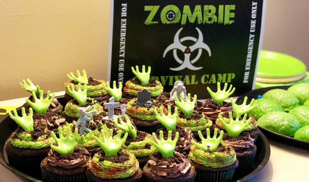 Zombie Apocalypse Graveyard Monster Hand Cupcakes #zombieapocalypse #thewalkingdead #themeparty