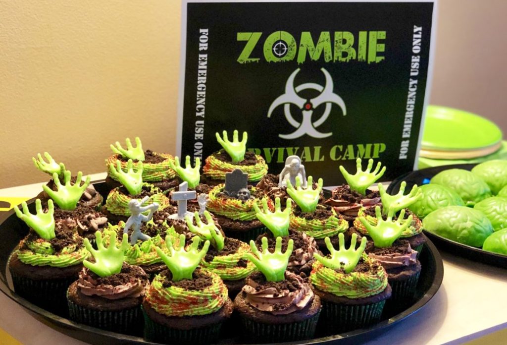 Zombie Apocalypse Graveyard Monster Hand Cupcakes #zombieapocalypse #thewalkingdead #themeparty