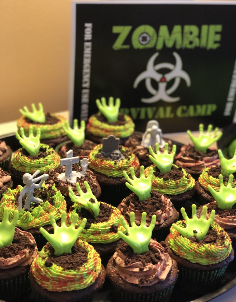 Zombie Apocalypse Graveyard Monster Hand Cupcakes #zombieapocalypse #thewalkingdead #themeparty