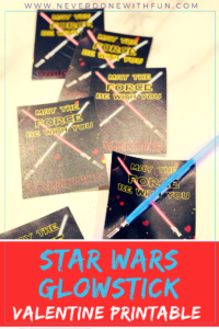 Free Printable Star Wars Valentine: DIY Glowstick Lightsaber Craft #valentinesday #starwars #valentines #printables