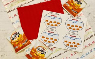 Toddler Goldfish Crackers Valentine Card Free Printable: Easy DIY Card Project #valentinesday #valentines #toddlers