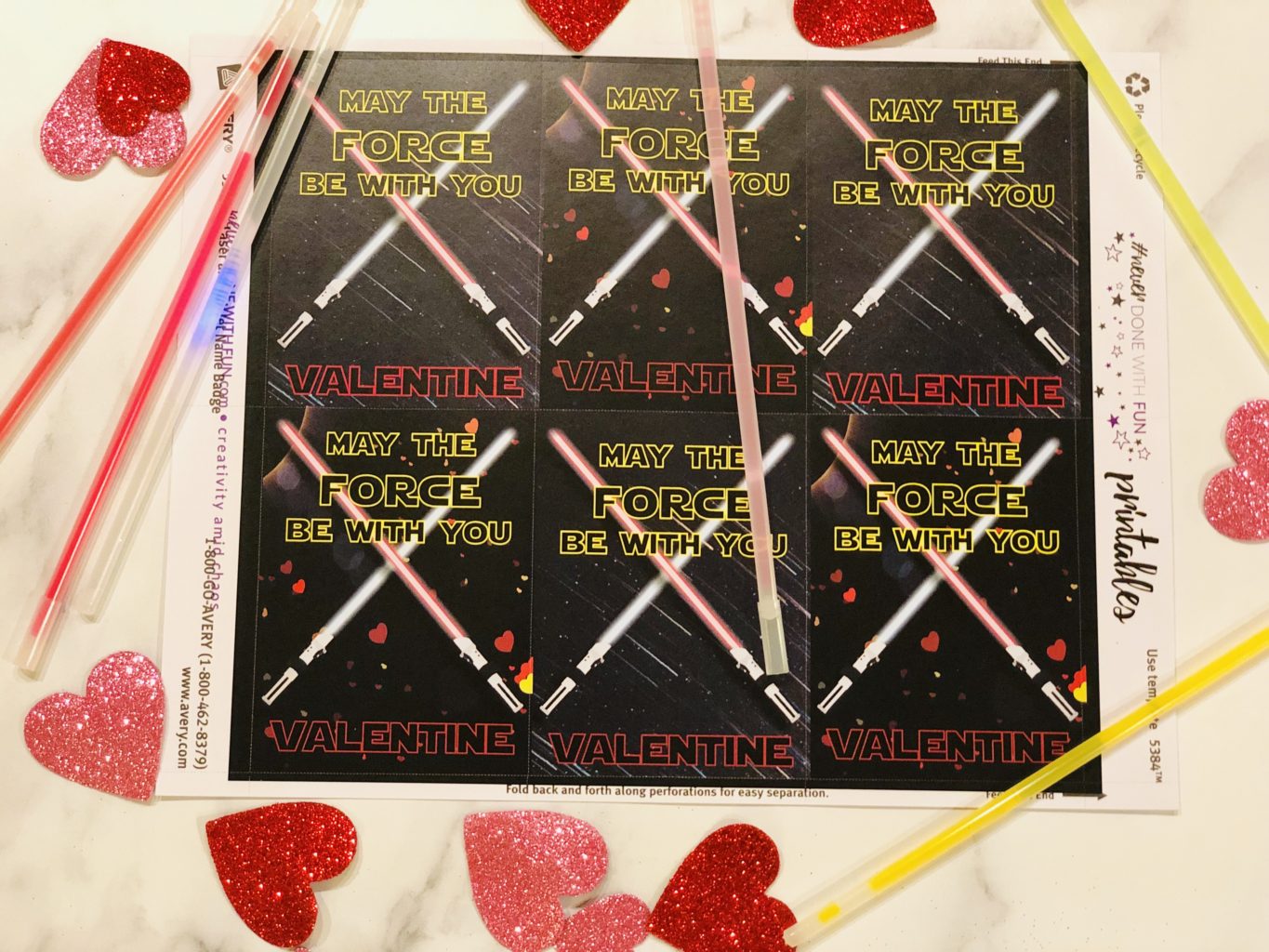 Free Printable Star Wars Valentine: DIY Glowstick Lightsaber Craft #valentinesday #starwars #valentines #printables