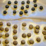 Easy Edible Leprechaun Gold Coins for St. Patrick's Day Pot of Gold: Tips and Tricks to Avoid a Pinterest Fail #stpatricksday #leprechaungold #kidsactivities #holidays