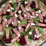 Balsamic Beet and Goat Cheese Flatbread Pizza: Easy healthy clean eating appetzier or dinner recipe #cleaneating #recipes #pizzarecipes