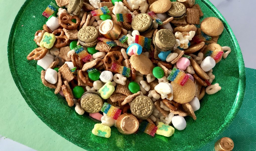 St. Patrick's Day Leprechaun Bait Trail Mix sweet and salty snack mix for kids and adults with cereal, candy, pretzels, more #stpatricksday #leprechaun #snacks #recipes #holidays