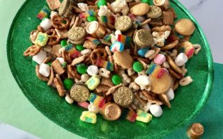 St. Patrick's Day Leprechaun Bait Trail Mix sweet and salty snack mix for kids and adults with cereal, candy, pretzels, more #stpatricksday #leprechaun #snacks #recipes #holidays