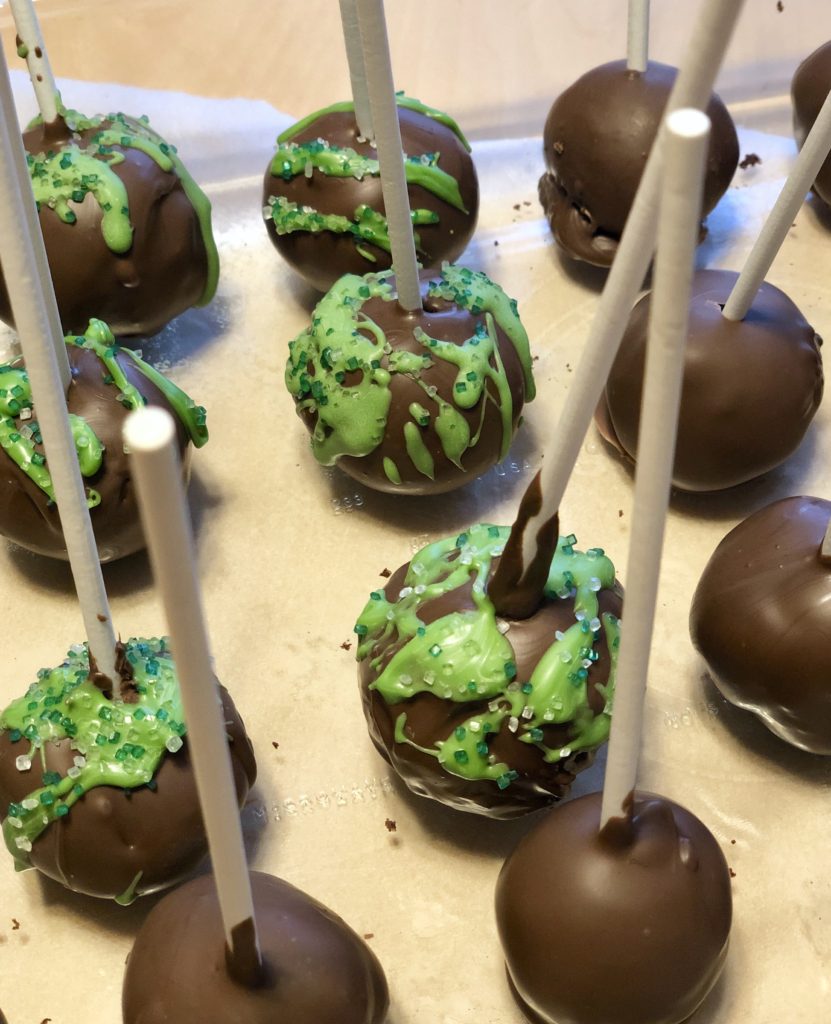 Irish Coffee Boozy Cake Pops | Chocolate Irish Whiskey Cake with Bailey's Irish Cream Buttercream Frosting | Boozy dessert treat for St. Patrick's Day revelry #stpatricksday #dessert #cakepops #baileysirishcream