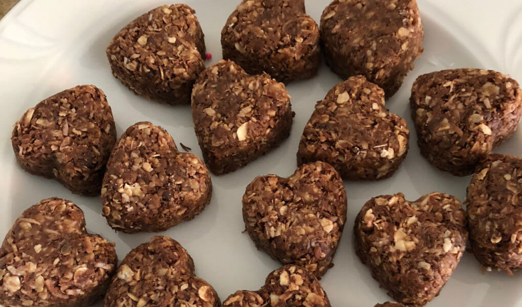 Oreo-inspired Protein Bites almond butter cocoa coconut oatmeal