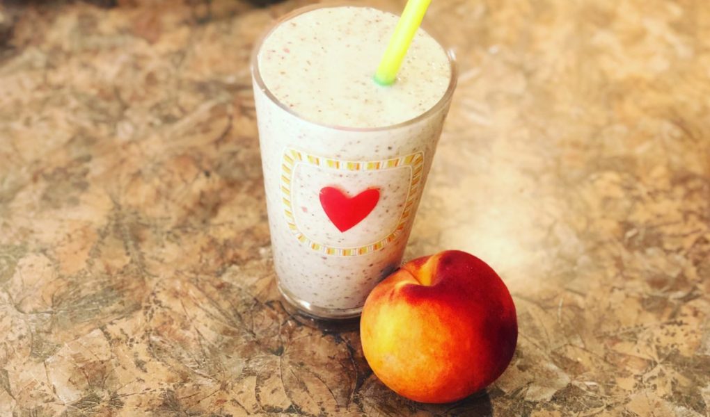 Healthy Peaches and Cream Breakfast Smoothie high-protein low-sugar clean eating recipe