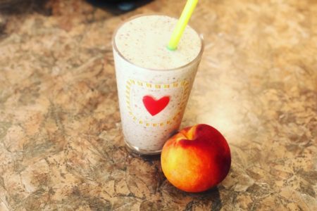 Healthy Peaches and Cream Breakfast Smoothie high-protein low-sugar clean eating recipe