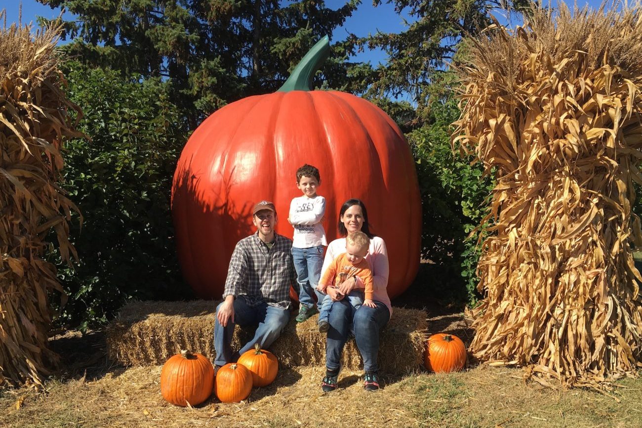 Fall Family Bucket List: Kid and Family Activities to Celebrate the Autumn Season