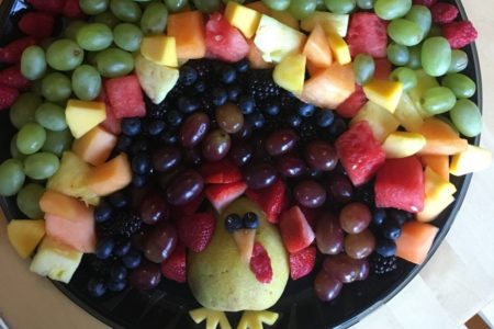 Thanksgiving Turkey Fruit Arrangement: Easy Project to Do With the Kids on Turkey Day