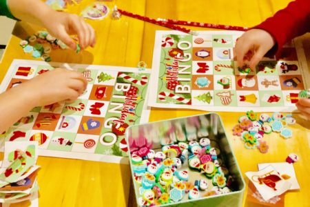 Holiday Picture Bingo: Free Printable with 8 Cards and flashcards for school parties, room moms, family fun