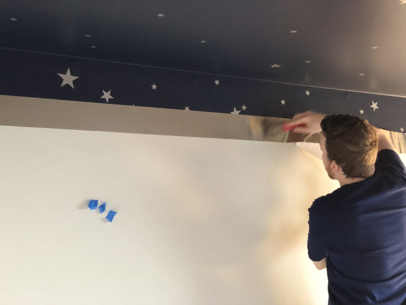 Outer Space Star Wars Inspired Kids' Bedroom: Wall and Celing DIY Tutorial #kidsroomdecor #diydecor #starwars