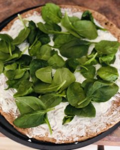Balsamic Beet and Goat Cheese Flatbread Pizza: Easy healthy clean eating appetzier or dinner recipe #cleaneating #recipes #pizzarecipes