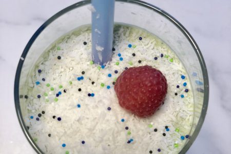 Healthy Mint Shamrock Shake Smoothie: A Clean Eating Twist on the Classic Seasonal Fast-Food Favorite #smoothie #breakfastrecipes #cleaneating #stpatricksday