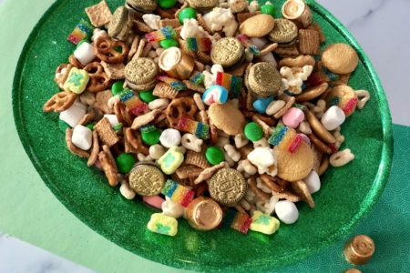 St. Patrick's Day Leprechaun Bait Trail Mix sweet and salty snack mix for kids and adults with cereal, candy, pretzels, more #stpatricksday #leprechaun #snacks #recipes #holidays