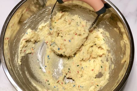 Easy Funfetti Cake Mix Cookie Cake: The simplest 20-minute dessert, frosting optional #dessert #recipes #sweettreats