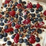 Berry Frozen Yogurt Bark | Healthy, low-sugar snack #yogurt #cleaneats #cleansweets #healthysnacks