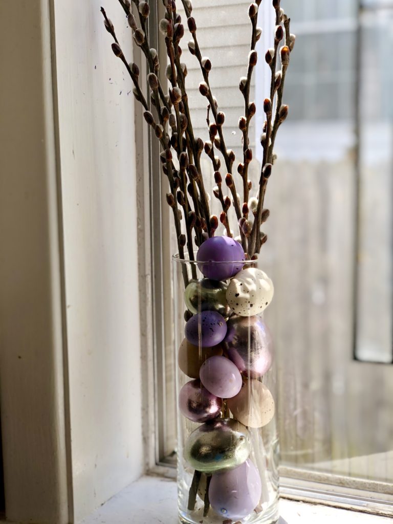 Think Spring with Easy DIY Decor on a Shoestring Budget | Ideas to bring the renewal of spring inside #diy #crafts #diydecor