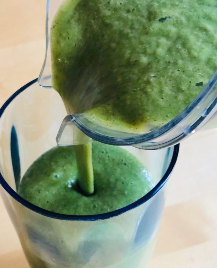 Green detox smoothie avocado spinach green apple clean eating health veggie-loaded smoothie recipe #smoothie #greensmoothie #detox