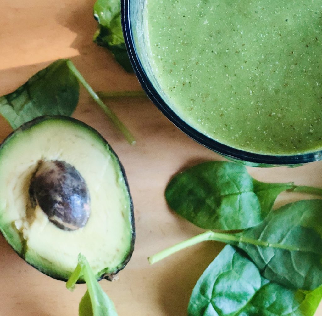 Green detox smoothie avocado spinach green apple clean eating health veggie-loaded smoothie recipe #smoothie #greensmoothie #detox
